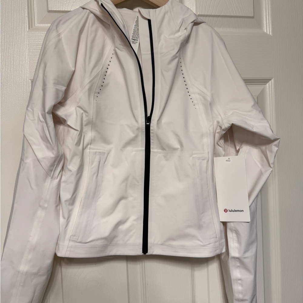 New - Lululemon Mist Over jacket - Picture 1 of 7